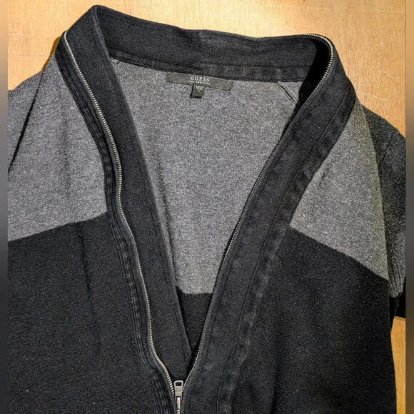 HOST PICK 🖤GUESS Infinity Zipper Cardigan - Picture 3 of 6